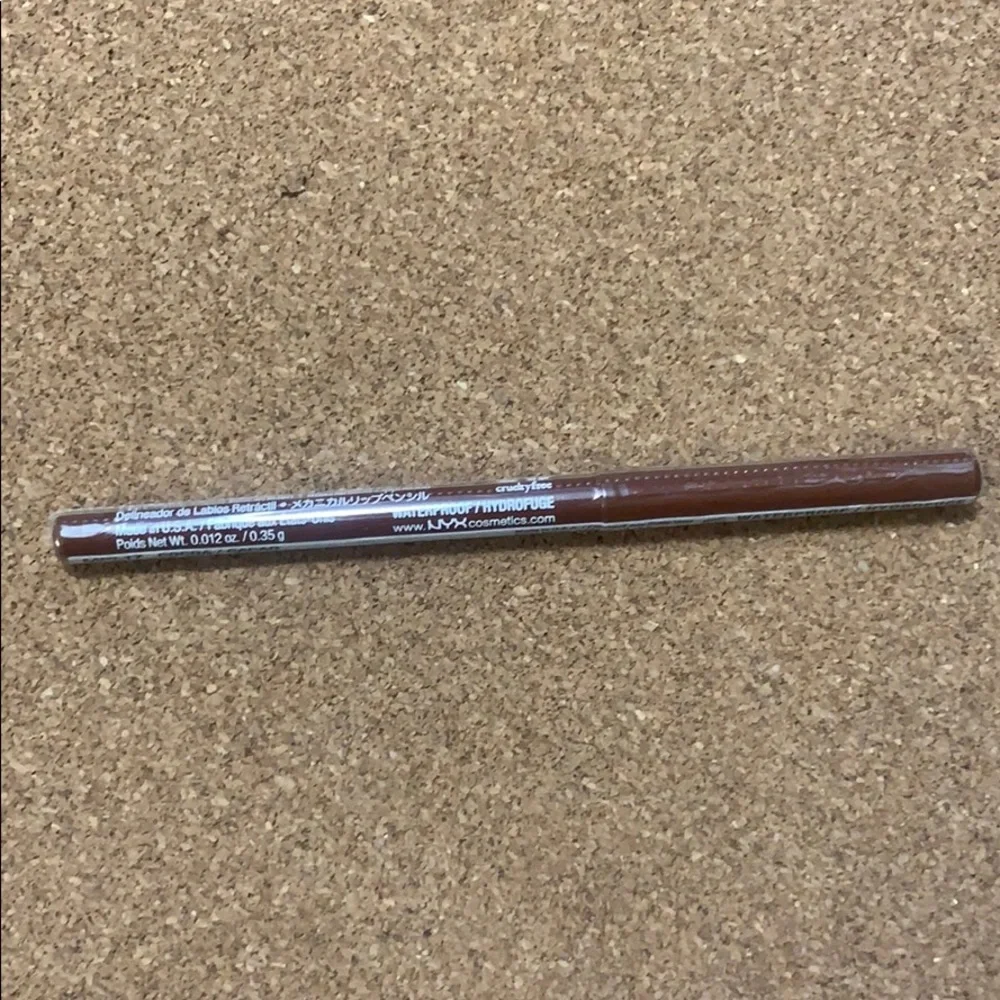 NYX Professional Makeup Retractable Lip Pe…